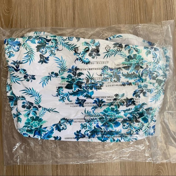 Tommy Bahama Floral Isles Long Bandini in Caledon Sea - Picture 4 of 5